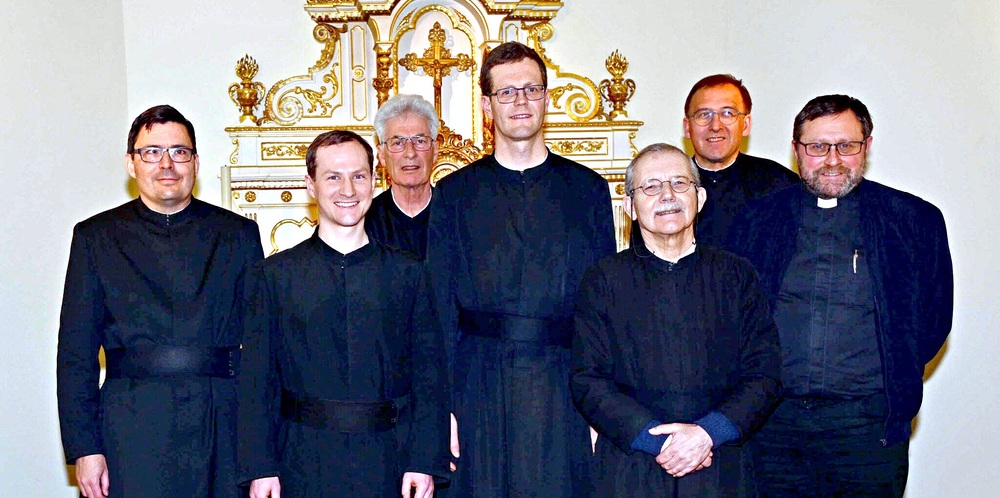 Generalrat des Kalasantinerordens mit Generalsuperior P. Martin Glechner (Mitte)