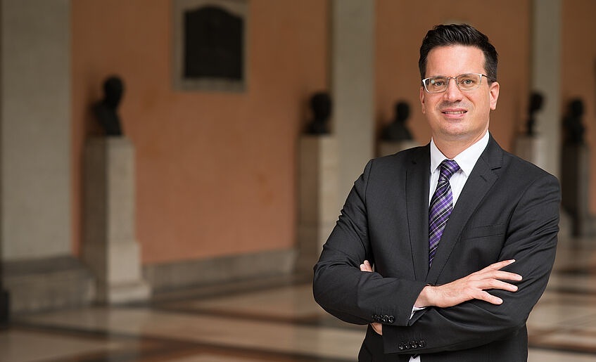 Prof. Andreas Kowatsch / Universität Wien / Armin Hubner Kirchenrechtler: Staat-Kirche-Verhältnis in Österreich zukunftsweisend