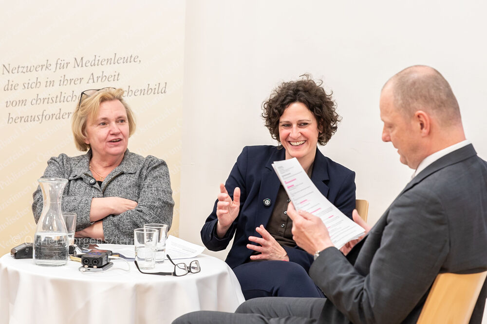 v.l.n.r.: Regina Polak, Jasmine Freyer und Georg Pulling / Ouriel Morgensztern Christlich-jüdischer Dialog: 'Es geht nur Hand in Hand'