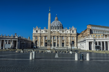 Petersdom und Petersplatz im Vatikan sind gesperrt am 11. März 2020 aufgrund der Coronavirus-Krise.