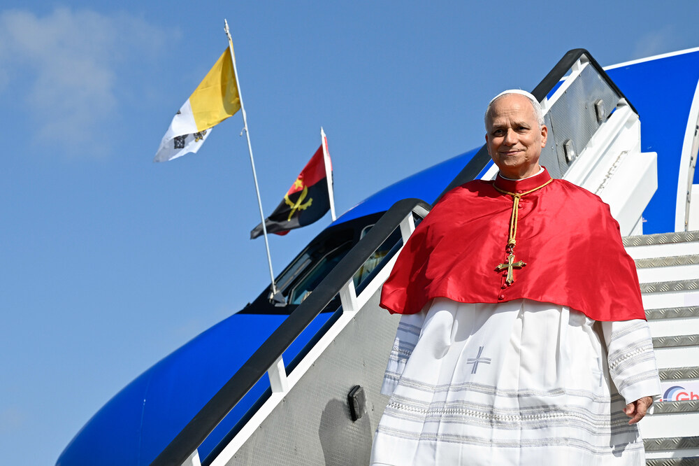 Ankunft von Papst Leo XIV. am 18. April 2026 am internationalen Flughafen von Luanda (Angola).