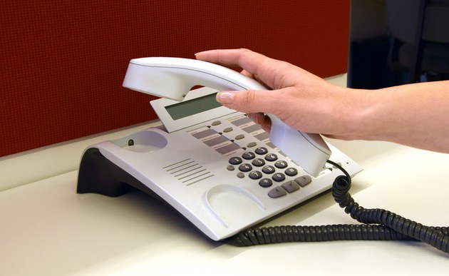 Zweijähriger Ausbildungskurs startet im September - Mitarbeiter führten 2016 allein im Bundesland Salzburg rund 16.000 Telefongespräche