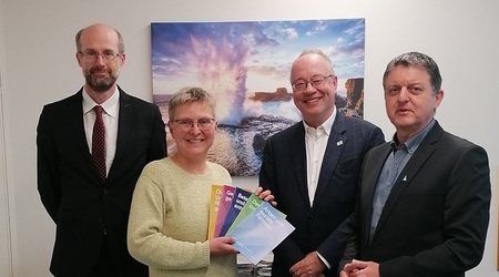 KAÖ überreichte Themen-Dossiers an Vertreter der Wirtschaftskammer