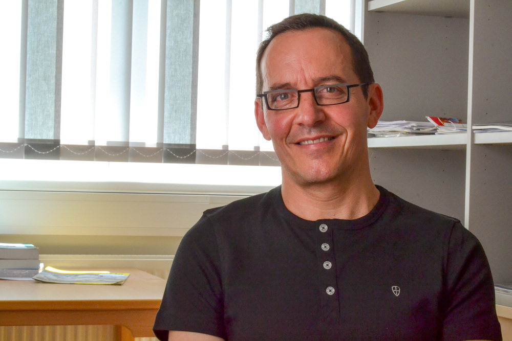 'FeierAbend', 'Laufen f?r die Seele.' Triathlon und Extremlangstreckenl?ufe sind das Hobby von Helmut Eder. Seit sein Geschichtelehrer in der Schule von der Schlacht von Marathon und dem anschlie?enden Lauf des Pheidippides erz?hlte, ist der Obdachlo