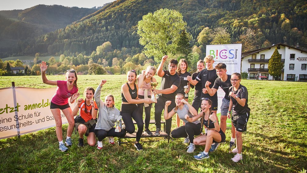 Jugendliche beim 'Laufwunder' der youngCaritas