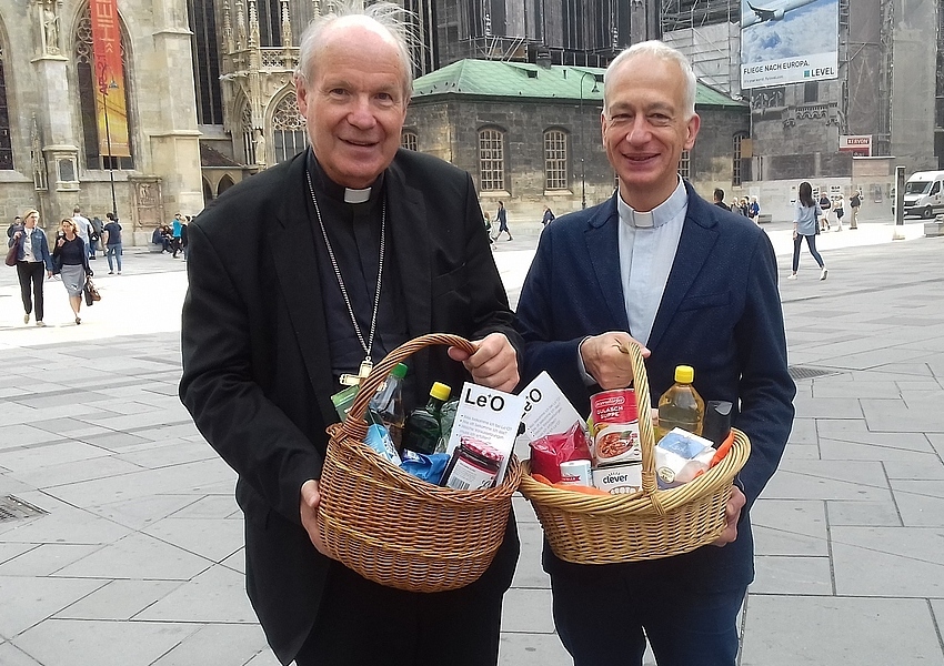 Kardinal Christoph Schönborn und Caritas-Präsident Michael Landau bitten um Lebensmittelspenden für das Freiwilligenprojekt Le+O