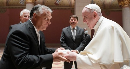 Empfang von Papst Franziskus durch Viktor Orban, Ministerpräsident von Ungarn, in Budapest (Ungarn) am 12. September 2021.