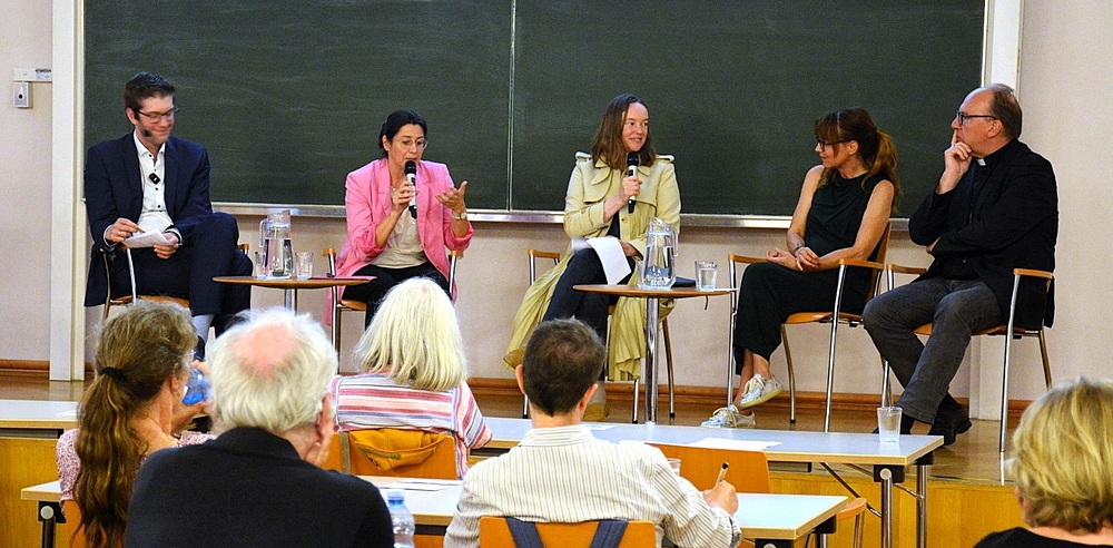 Podiumsdiskussion bei 'Innsbrucker Theologische Sommertage' 2026 / Astrid Flir Podiumsdiskussion bei 'Innsbrucker Theologische Sommertage' 2026
