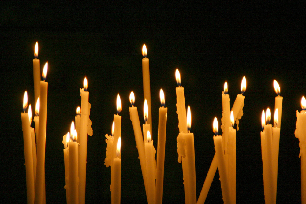 Brennende Kerzen [ (c) www.BilderBox.com, Erwin Wodicka, Siedlerzeile 3, A-4062 Thening, Tel. + 43 676 5103678.Verwendung nur gegen HONORAR, BELEG, URHEBERVERMERK nach AGBs auf bilderbox.com], Deko, Dekoration, Dekorationen, Dekorationsartikel, dekor