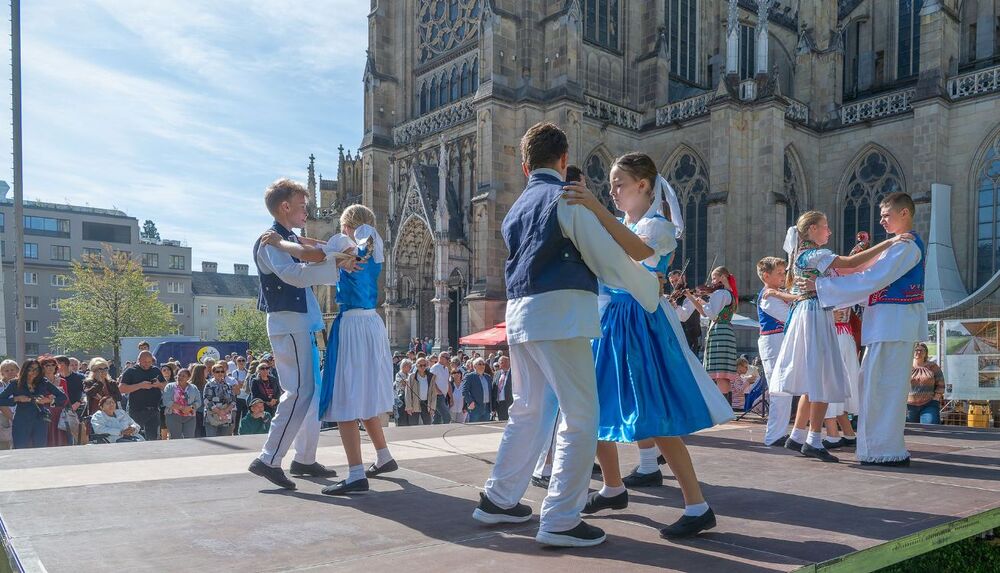 Volkstanzgruppe am 'Sonntag der Völker' in Linz