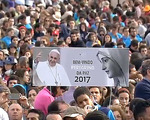 Gebet mit Hunderttausenden vor der Statue der Muttergottes von Fatima bildet geistlichen Auftakt des Papstbesuchs