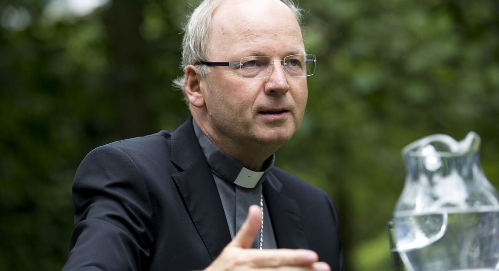 Feldkirch am 2.9.2015 Krone Laendle Magazin Interview mit Bischof Benno Elbs.