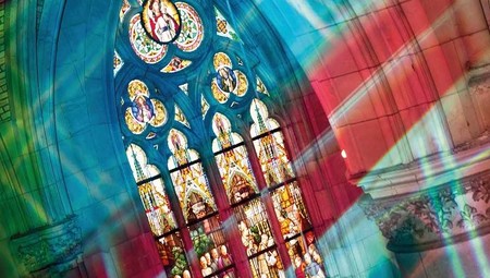 Lichtinstallation von Peter Androsch im Linzer Mariendom