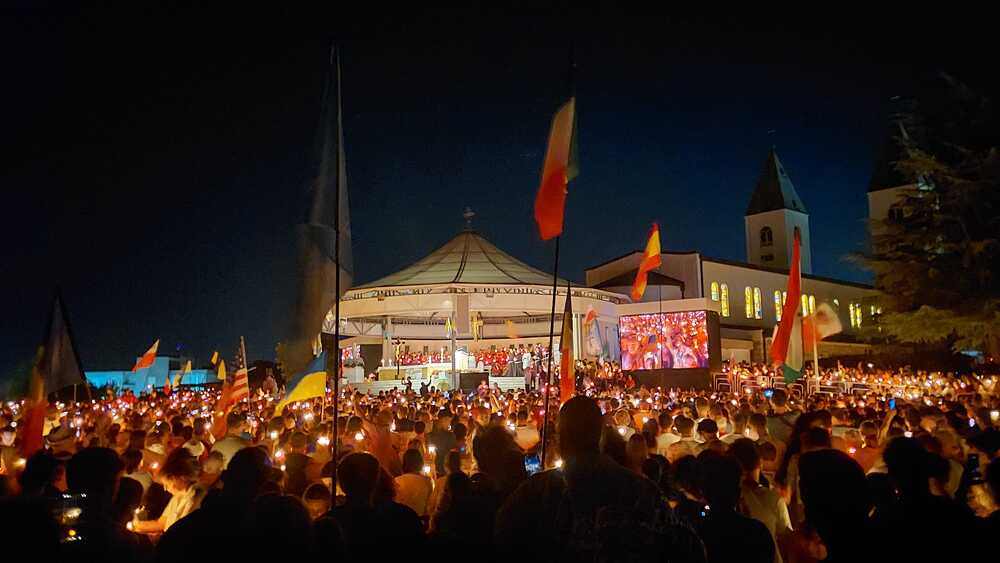 Lichterfeier beim 'Mladifest' in Medjugorje / kathpress / Pernsteiner Lichterfeier beim 'Mladifest' in Medjugorje