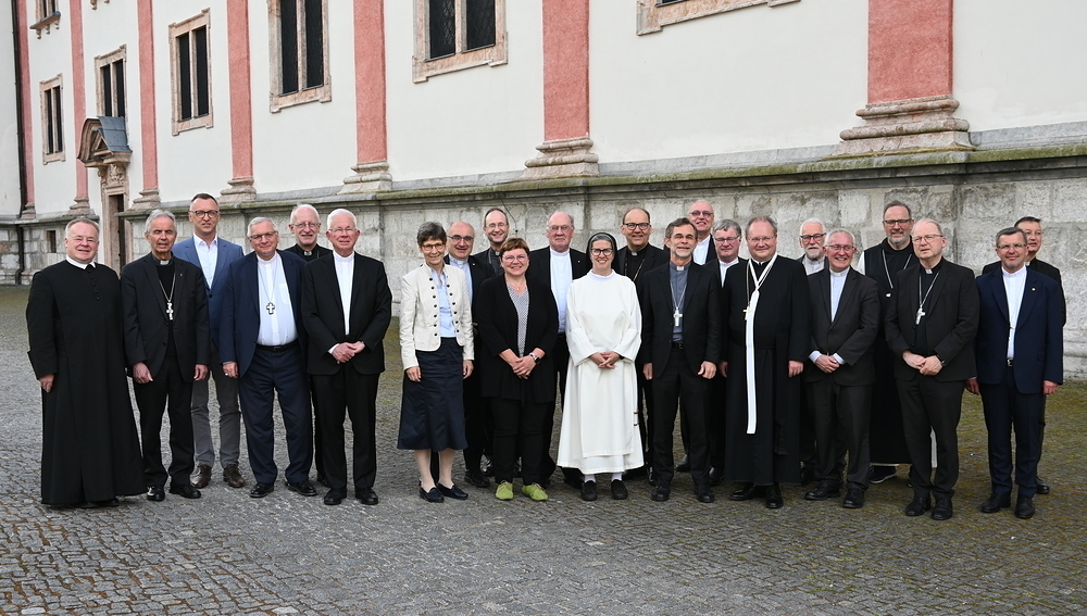 Bischöfe und Orden betonen gemeinsamen Dienst an den Menschen / Kathpress / Paul Wuthe Bischöfe und Orden betonen gemeinsamen Dienst an den Menschen