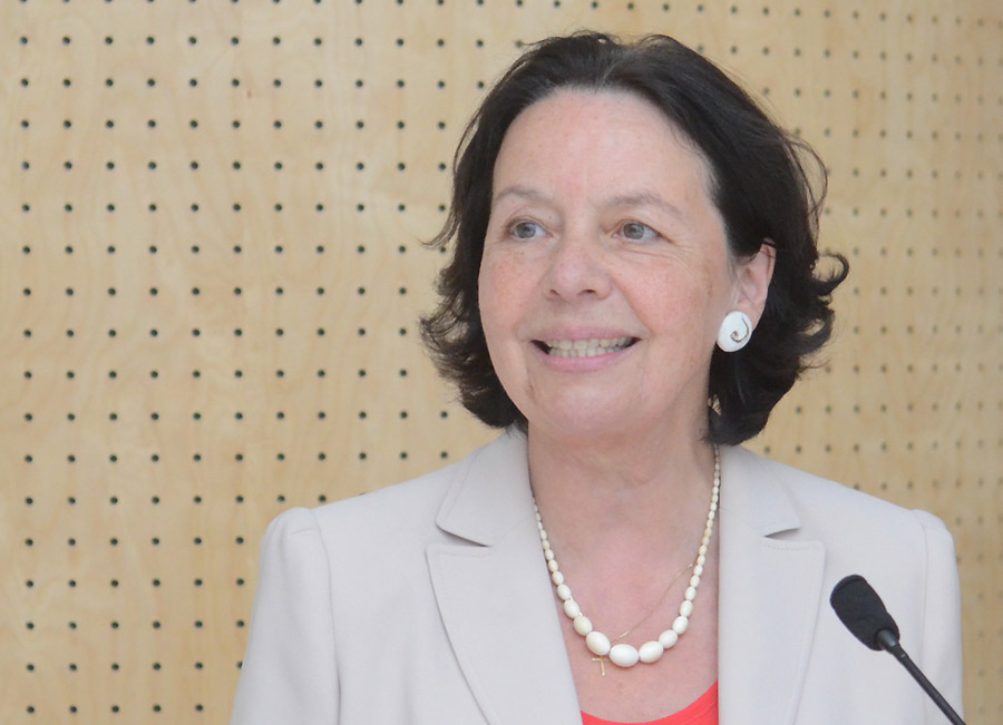 Wiener Theologin Gabriel: Kirchen sollten zu 'Orten der Vermittlung und Versöhnung' werden, verstärkt Fragen sozialer Gerechtigkeit thematisieren und ethische Leitlinien einmahnen