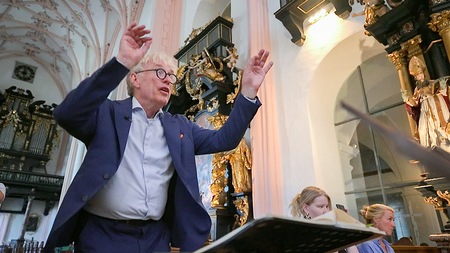 FeierAbend  - Ich habe das Glück - Jahr für Jahr lädt der österreichische Komponist, Organist und Dirigent Martin Haselböck im Sommer zum Kirch'Klang Musikfestival ins Salzkammergut. Schon als 12-Jähriger durfte Martin Haselböck fallweise seinen welt
