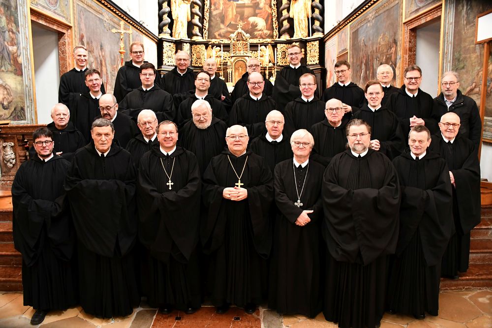 Konvent von Stift Seitenstetten (2025) / Stift Seitenstetten Petrus Pilsinger als Abt von Stift Seitenstetten wiedergewählt
