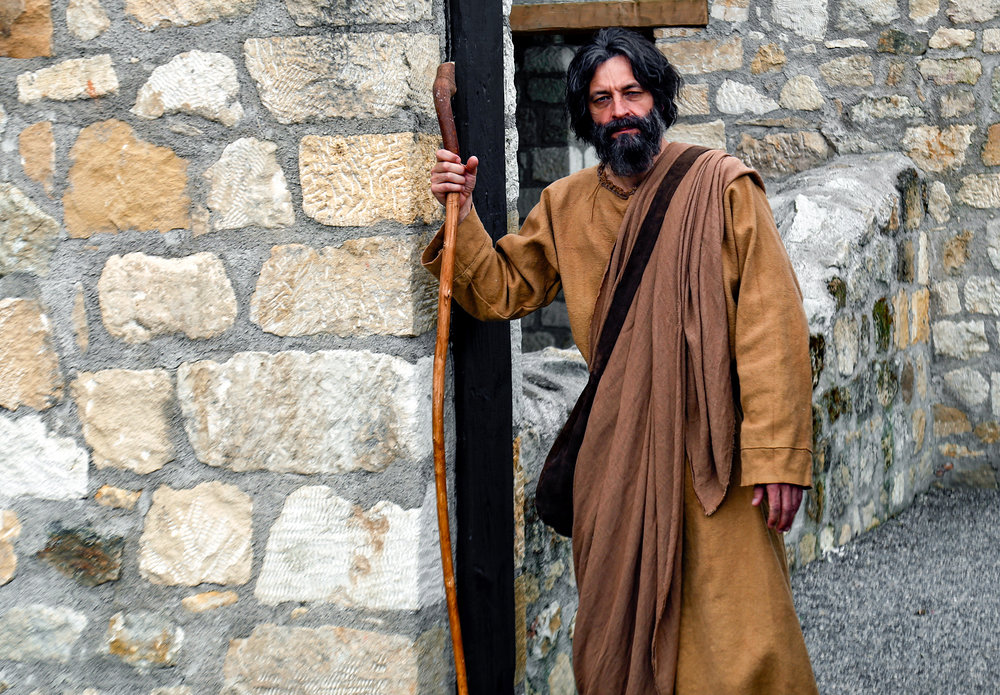 kreuz und quer: 'Sankt Martin - Soldat, Asket, Menschenfreund', Gallien, im Jahr 394. Der 40 Jahre alte Advokat Severus Sulpicius aus Aquitanien ist auf Pilgerreise, denn seine Frau ist gestorben. Sein Ziel: die Stadt Tours und ihr ber?hmter Bischof 