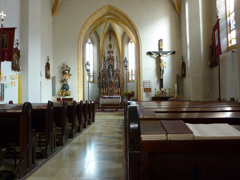 Rohrbach Gölsen Pfarrkirche innen / BSonne, CC BY-SA 3.0, via Wikimedia Commons Rohrbach Gölsen Pfarrkirche innen