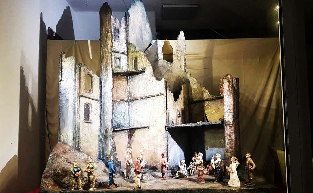 'Schuttkrippe' in der Kirche Schönbrunn-Vorpark / Franz Vock 'Schuttkrippe' in der Kirche Schönbrunn-Vorpark