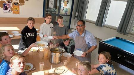 Steyler Missionar P. Richard Cadozo SVD, Schul- und Jugendseelsorger in Bischofshofen