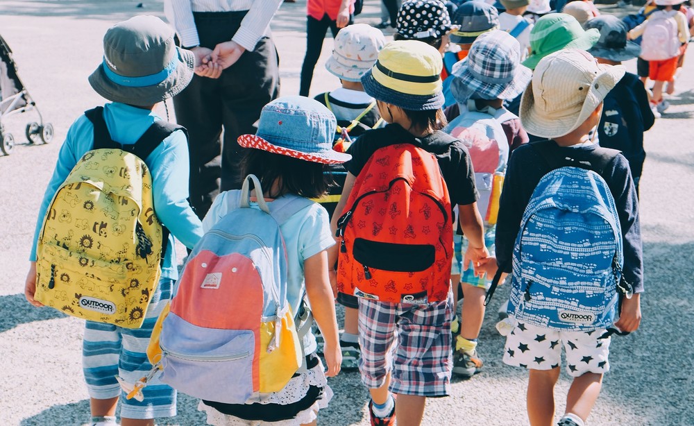 'Schulanfangszeitung' hilft beim Einstieg ins neue Schuljahr / Foto von note thanun auf Unsplash 'Schulanfangszeitung' hilft beim Einstieg ins neue Schuljahr