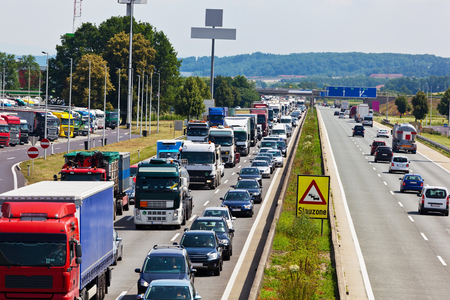 Stau auf Autobahn / bilderbox.at