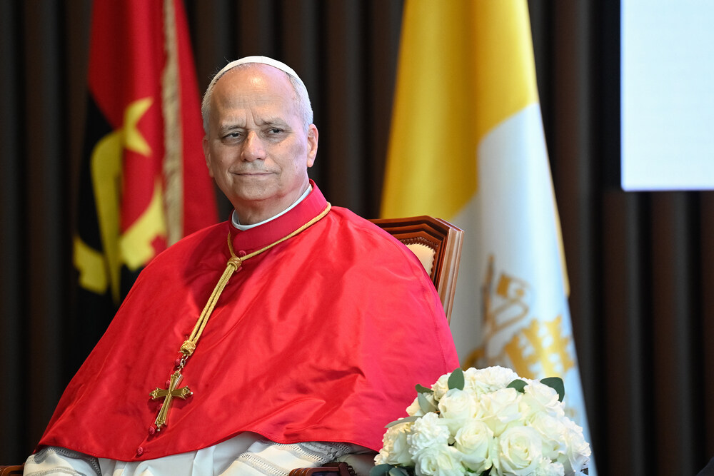 Papst Leo XIV. am 18. April 2026 bei einem Treffen mit Vertretern der Behörden, der Zivilgesellschaft und des diplomatischen Corps in Luanda (Angola).