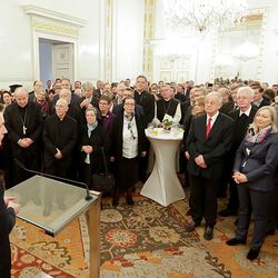 Am 4. Dezember 2018 empfingen Bundeskanzler Sebastian Kurz und Bundesminister Gernot Bl?mel (l.) Vertreter christlicher Religionen im Bundeskanzleramt.