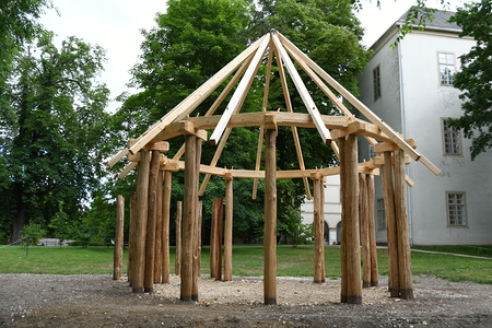 Bau einer Rundkirche aus dem 9. Jahrhundert im MAMUZ Schloss Asparn/Zaya