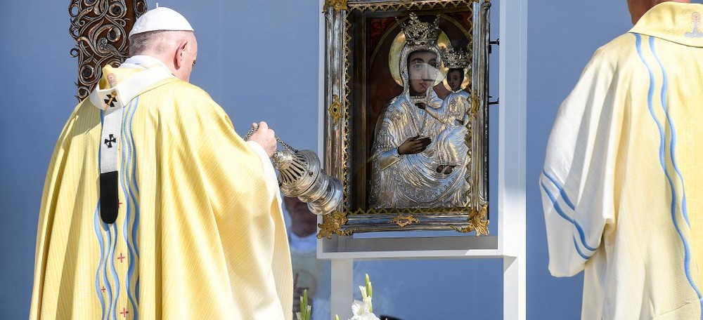 Budapest: Papst feiert Messe mit 100.000 Gläubigen