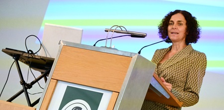 Innsbrucker Medienethikerin Claudia Paganini bei einem Vortrag am 6. August 2025 bei den Salzburger Hochschulwochen