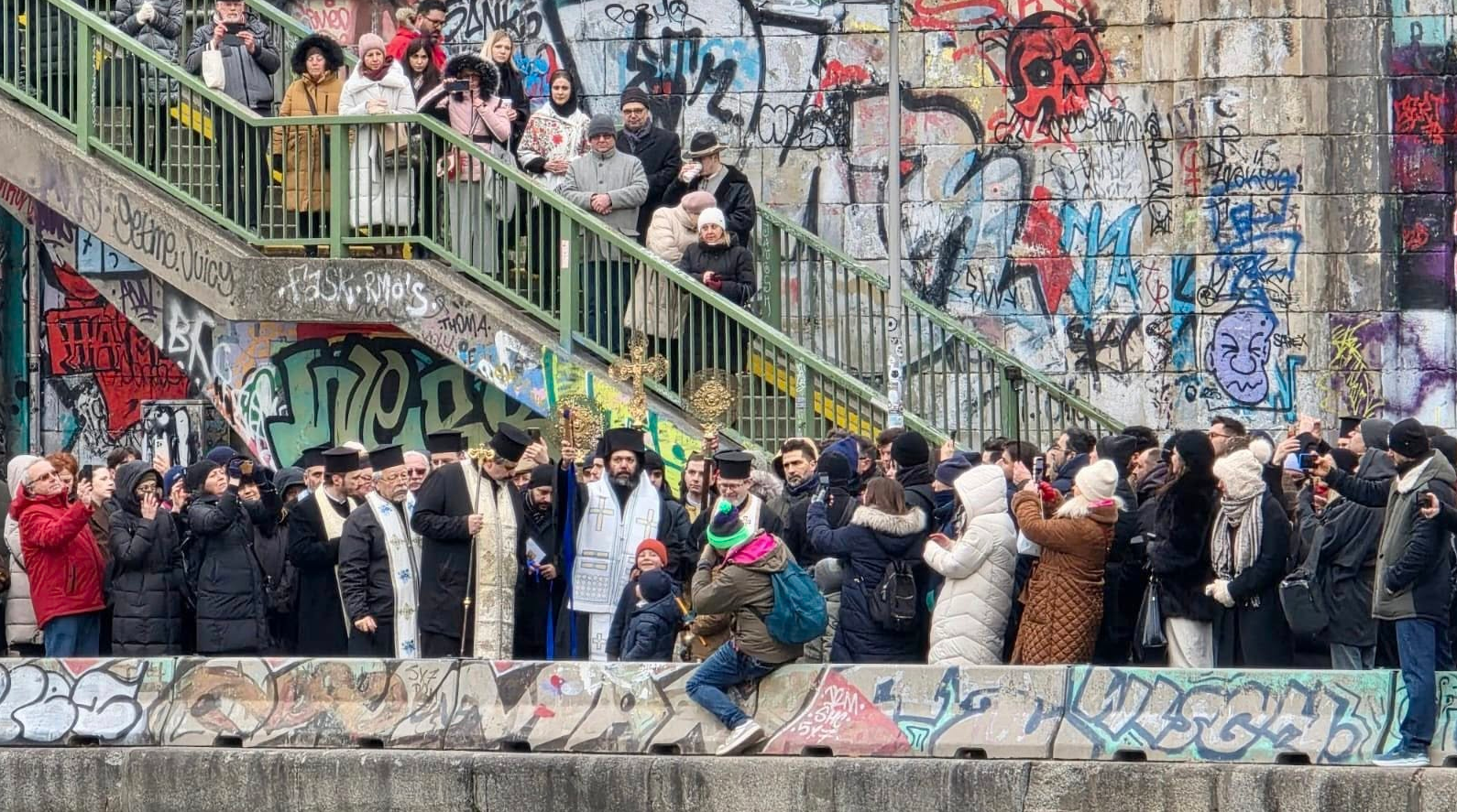 Wien: Zahlreiche Gläubige bei orthodoxer 'Großer Wasserweihe' / Rudenko Roman Wien: Zahlreiche Gläubige bei orthodoxer 'Großer Wasserweihe'