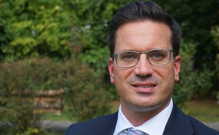 Professor für Kirchenrecht und Religionsrecht an der Katholisch-Theologischen Fakultät der Universität Wien                     