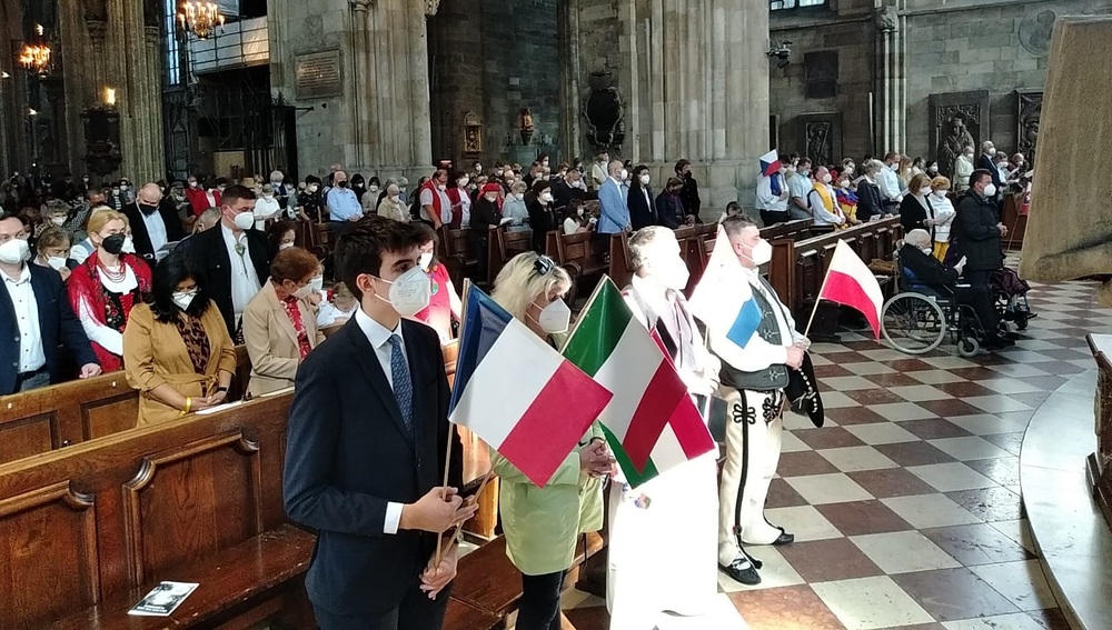 Gottesdienst zum 'Sonntag der Völker' im Stephansdom / Kathpress / Johannes Pernsteiner Gottesdienst zum 'Sonntag der Völker' im Stephansdom