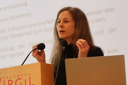 Theologin: Synodalität nicht nur für Kirche heilsames Rezept