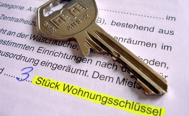 Oesterr. Mietvertrag [ (c) www.BilderBox.com, Erwin Wodicka, A-4063 Breitbrunn, Tel. +43 676 5103 678. Verwendung nur gegen HONORAR, BELEG, URHEBERVERMERK und den AGBs auf www.bilderbox.com ] in an am um im auf einer beim mit and , /, Abloese, Abloes