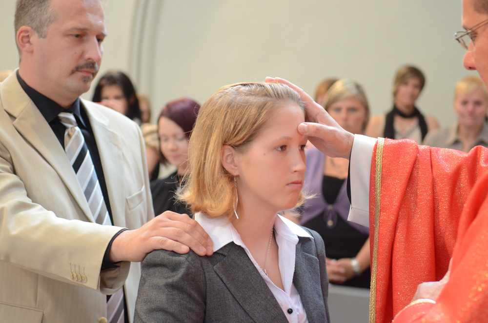 Salbung mit Chrisam; Lehrlingsfirmung mit P. Dominic Sadrawetz OSA