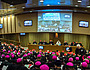 Papst und Bischöfe in der Synodenaula