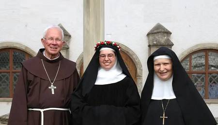 Erzbischof Franz Lackner, Sr. Maria Benedicta, Äbtissin Sr. Veronika Kronlacher