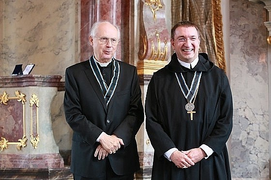 Hohe Auszeichnung für Bischof Kapellari