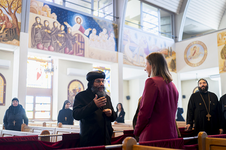 Kultusministerin Plakolm besuchte koptisch-orthodoxe Gemeinde in Wien