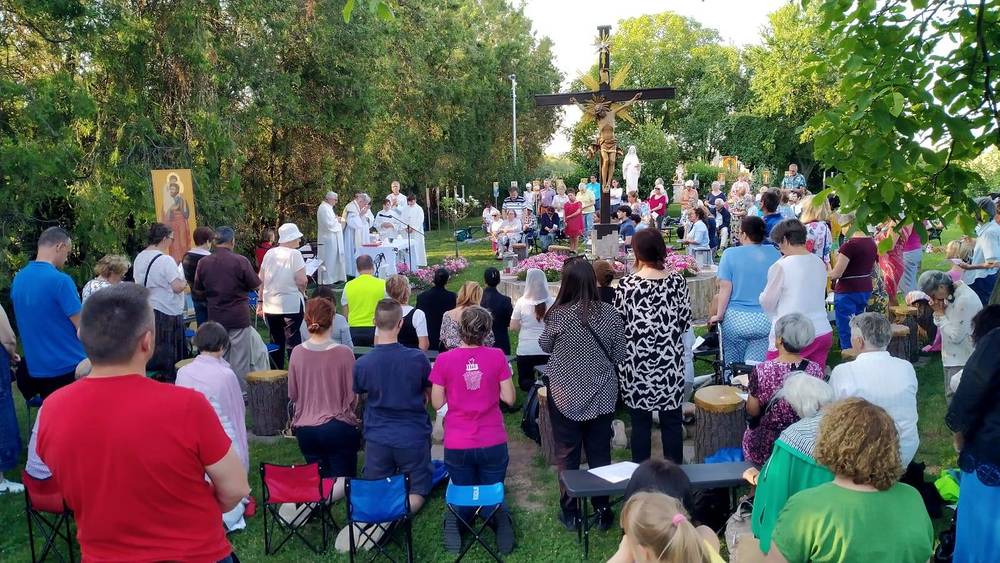 Medjugorje-Feier im Wiener 'Garten des Gebetes' am Marchfeldkanal / kathpress / Pernsteiner