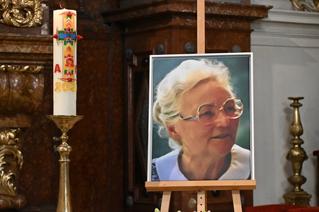 Messe zum 5. Todestag von 'Janineum'-Gründerin Lonny Glaser