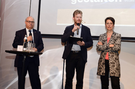 Katholische Aktion lud Experten Christian Felber und Unternehmensführerin Sabine Herlitschka ein: 'Ökonomie der alleinigen Vermehrung von Geld ist pervers'