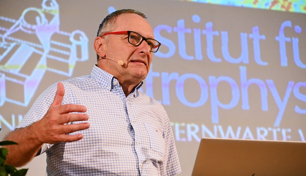 Astrophysiker, Universität Wien, bei einem Vortrag am 7. August 2026 bei den 'Salzburger Hochschulwochen'