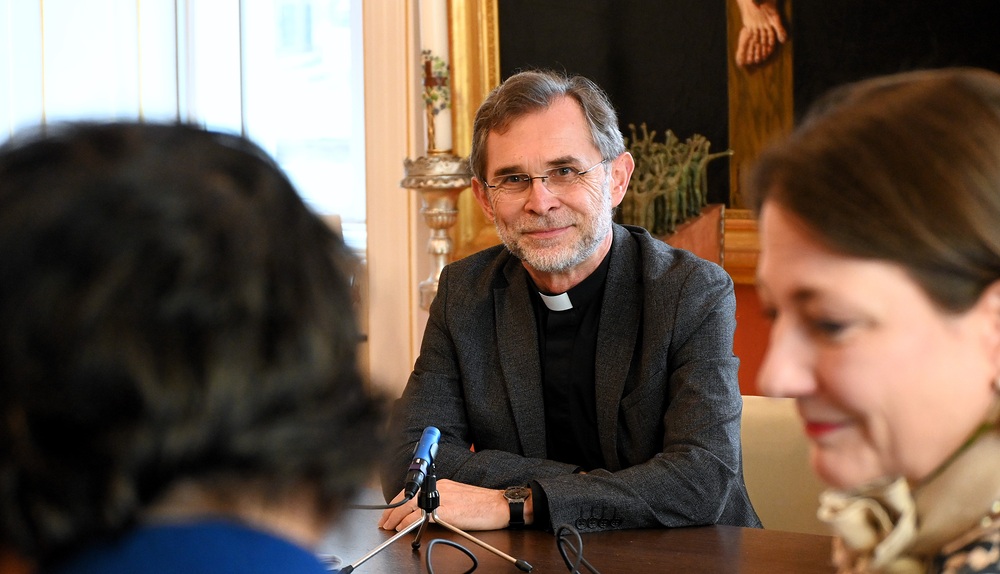 Josef Grünwidl / Kathpress Der am 17. Oktober 2025 ernannte neue Wiener Erzbischof bei einem Pressegespräch mit Kathpress und Medien der Erzdiözese Wien