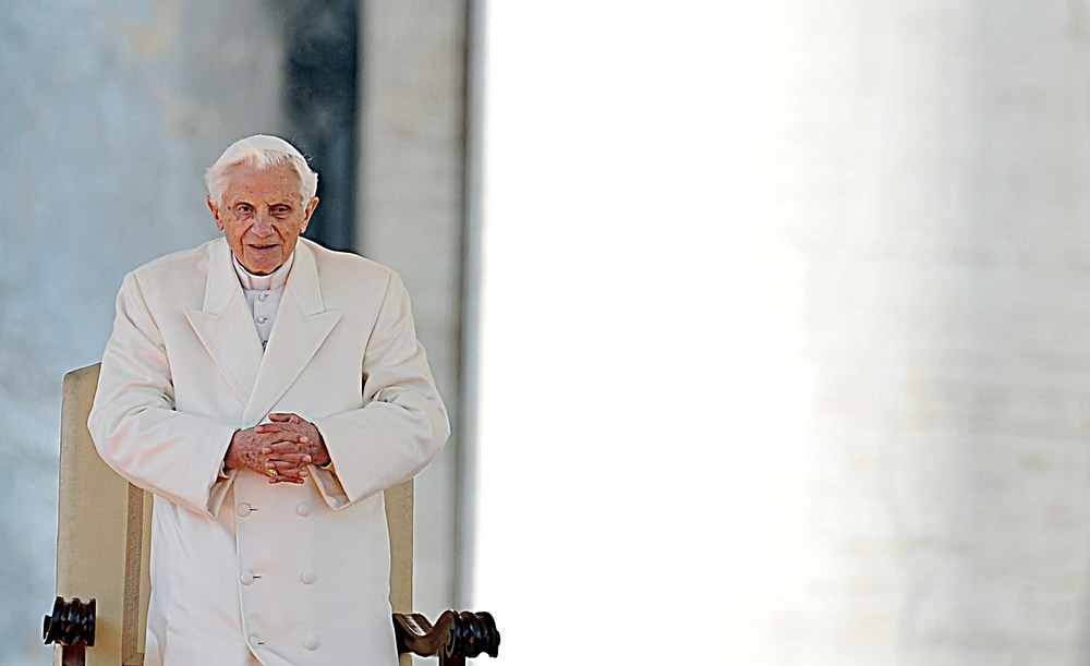 Papst Benedikt XVI. bei seiner letzten Generalaudienz auf dem Petersplatz im Vatikan am 27. Februar 2013.