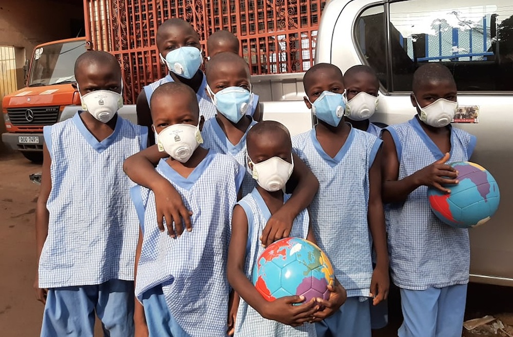 Kinder in Sierra Leone während der Pandemie / Jugend Eine Welt